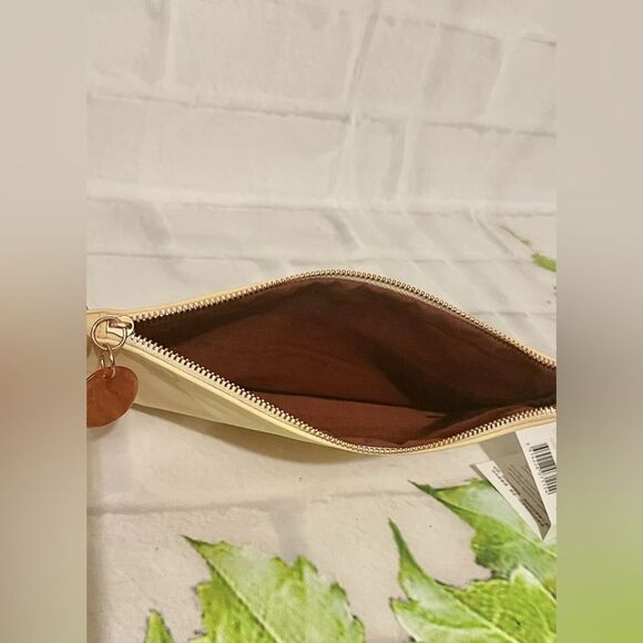 NWT Bottega Veneta illusione toilety makeup bag 9x7x1 - Picture 3 of 4